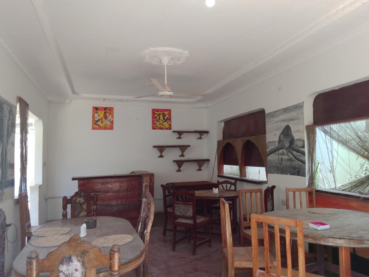 H & H Bungalows Nungwi Eksteriør billede