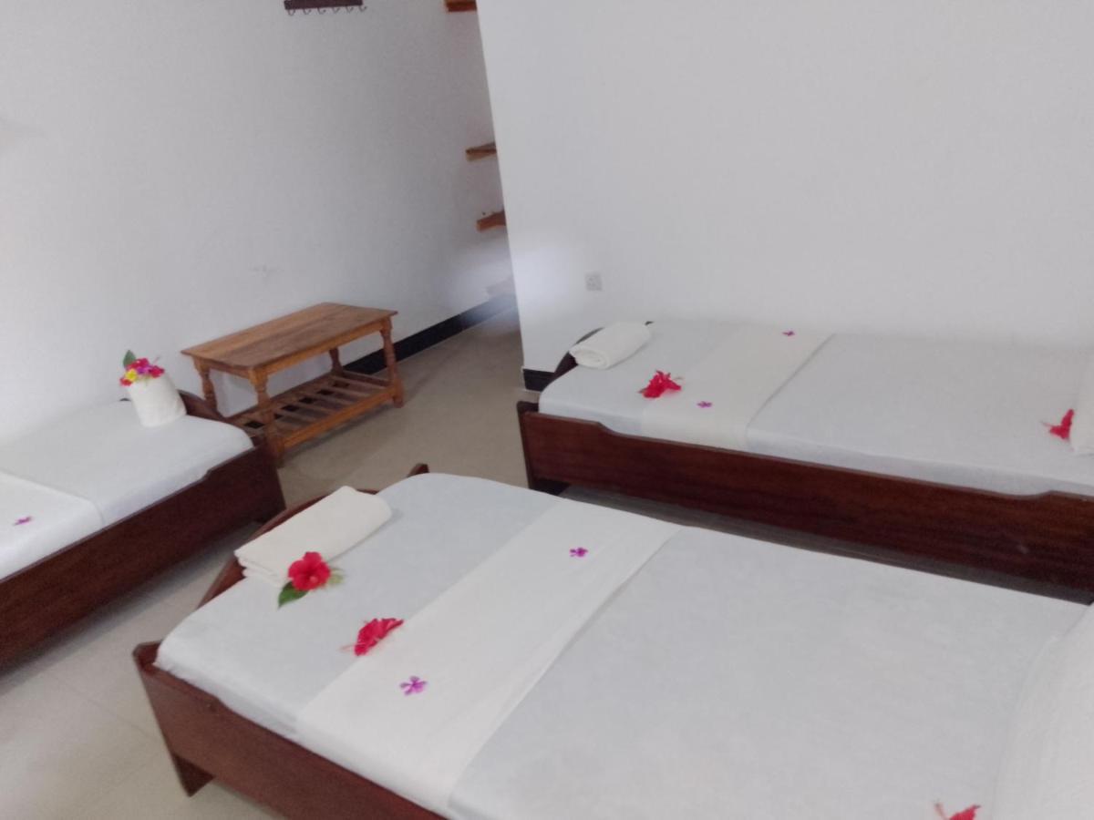 H & H Bungalows Nungwi Eksteriør billede